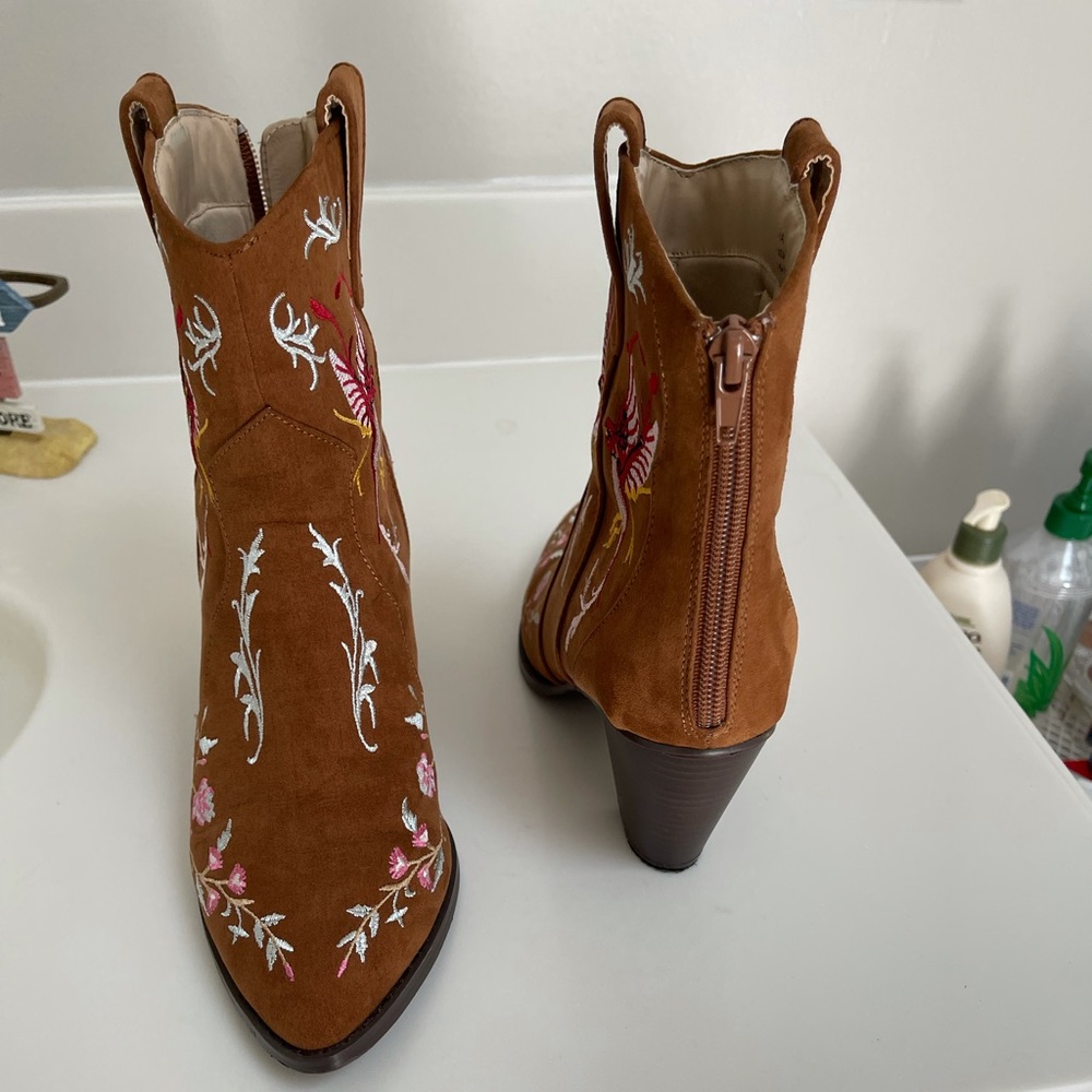 Penny Loves Kenny brown embroidered boots - Picture 3 of 4